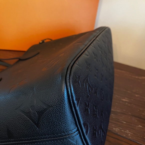 LOUIS VUITTON Empreinte Monogram Giant Neverfull MM Black Noir - Picture 7 of 14